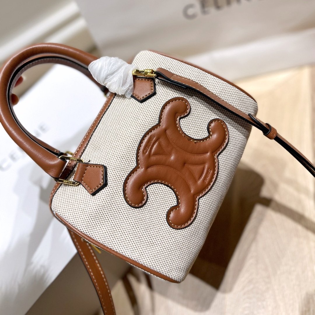 Ce1i*e Small Triomphe Leather Boston Bag In Smooth Calfskin Beige 19Cm 197582Efl 02Nt
