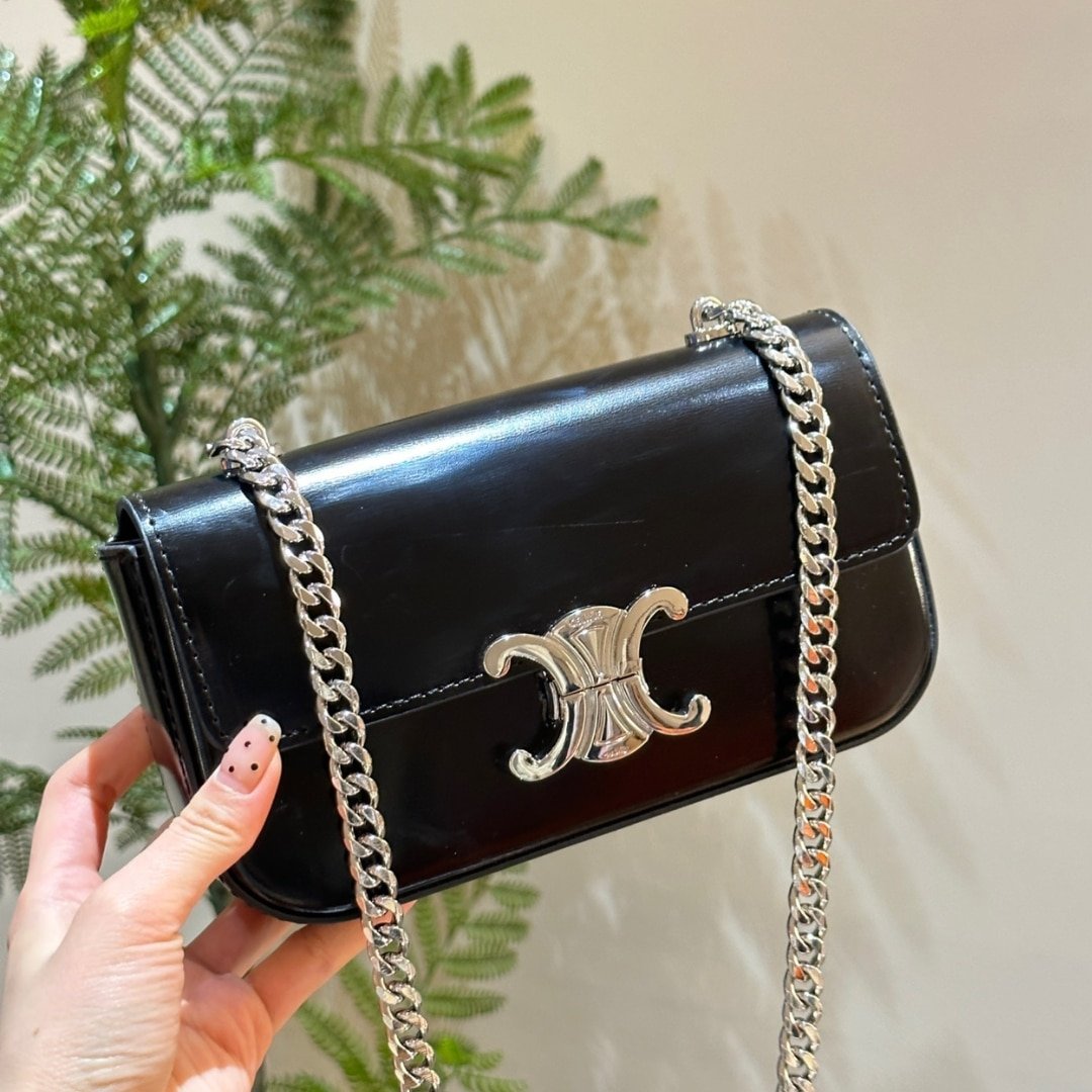 Ce1i*e Chain Triomphe In Shiny Calfskin Shoulder Bag Silver Black 20Cm 115203Bf4 38Si