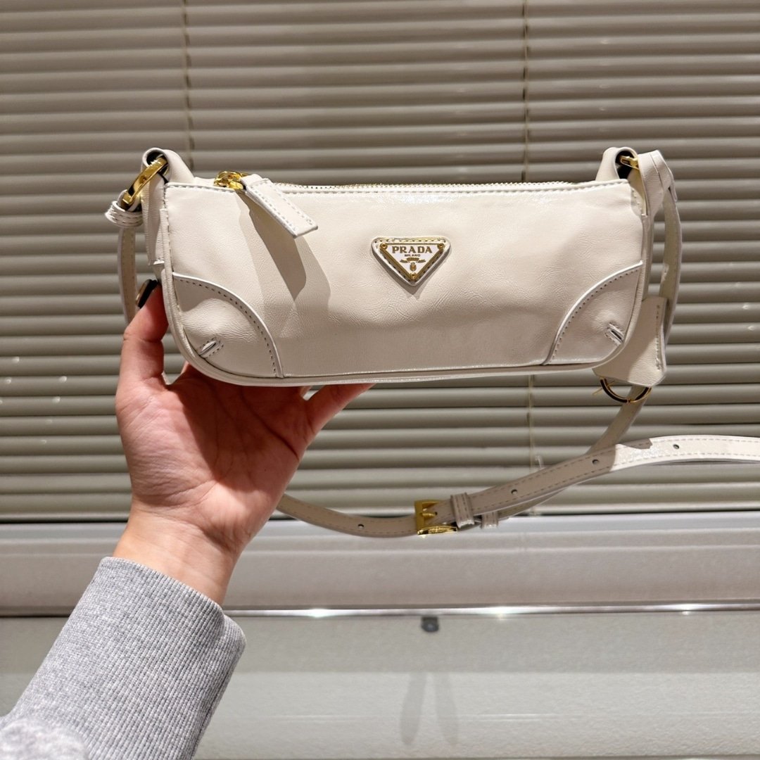 Pra*a Re Edition 2002 Leather Shoulder Bag White 23Cm