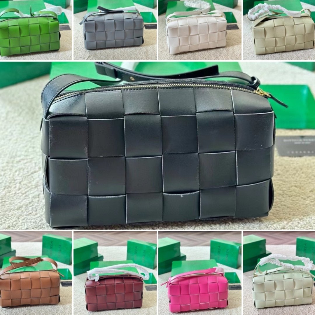 B0tt*ga Ven*ta Brick Cassette Intreccio Leather Shoulder Bag White 28Cm