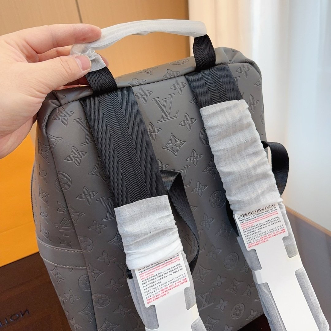 L0vis Vvtt0n Discovery Backpack Anthracite Gray 38Cm M46557