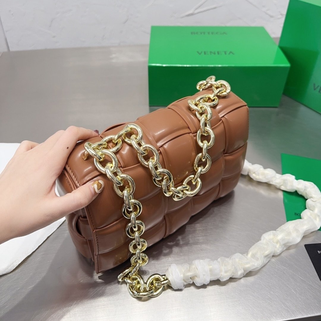 B0tt*ga Ven*ta Chain Cassette Crossbody Bag In Maple 26Cm