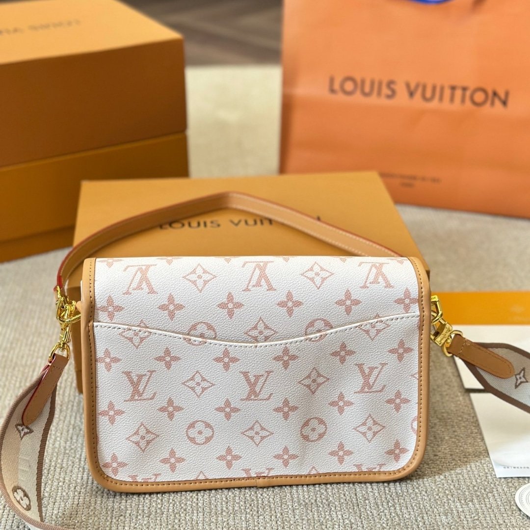 L0vis Vvtt0n Diane Monogram Cream Beige 25Cm