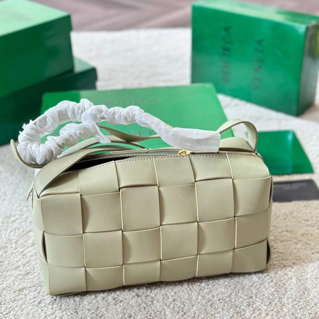 B0tt*ga Ven*ta Brick Cassette Intreccio Leather Shoulder Bag Travertine 28Cm