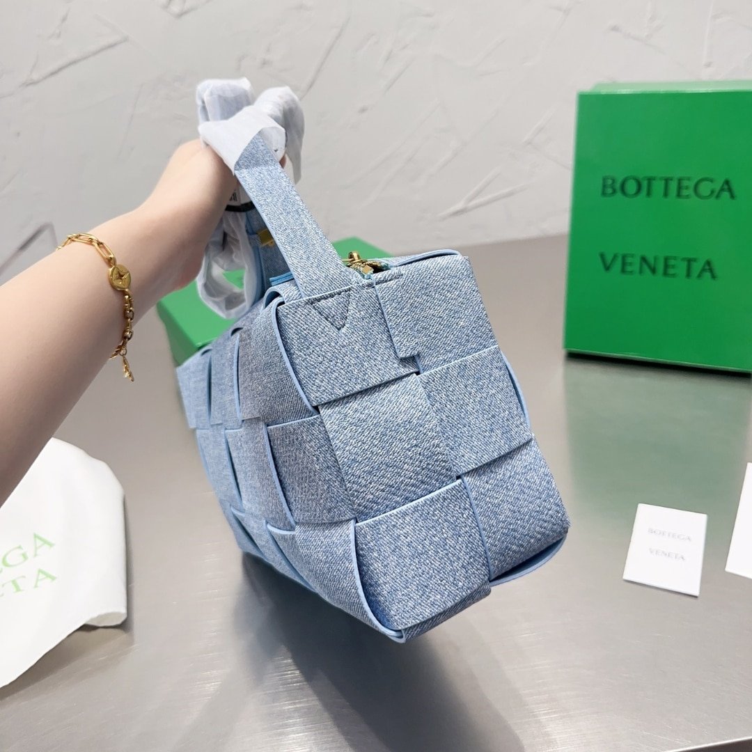 B0tt*ga Ven*ta Brick Cassette Shoulder Bag Denim Blue 28Cm