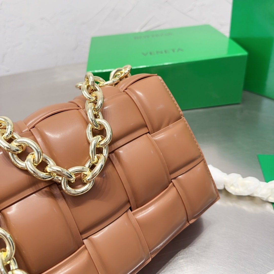 B0tt*ga Ven*ta Chain Cassette Crossbody Bag In Maple 26Cm