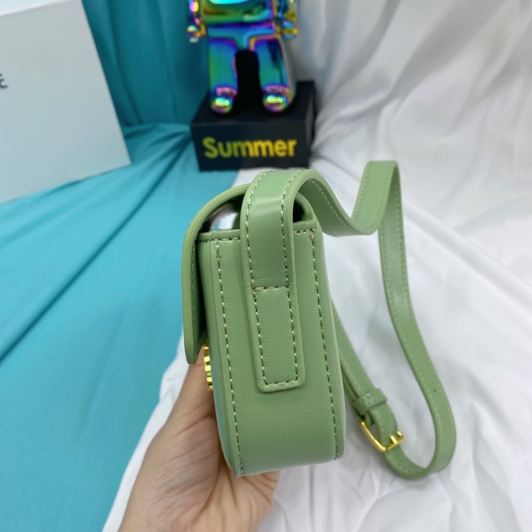 Ce1i*e Triomphe Shoulder Bag In Shiny Calfskin Green 20Cm 194143Bf4 31La