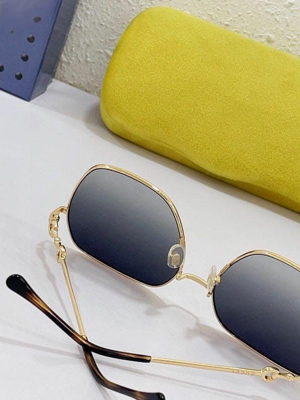 Gvc*1 Square Frame Sunglasses Gold Metal Frame ‎648494 I3330 8012
