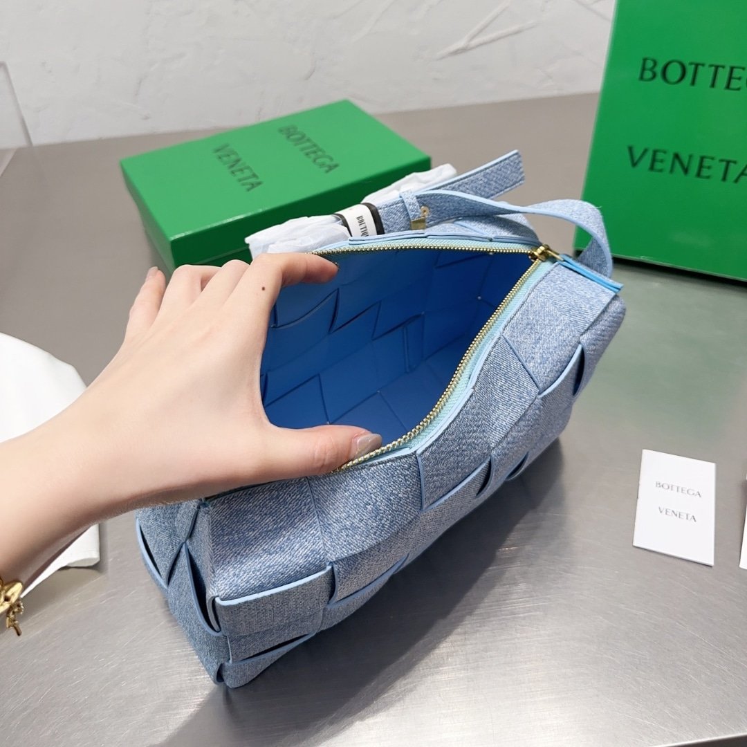B0tt*ga Ven*ta Brick Cassette Shoulder Bag Denim Blue 28Cm