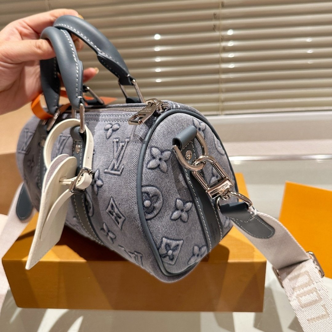 L0vis Vvtt0n Keepall Bandoulière 25 Monogram Canvas Washed Denim 24Cm M22762