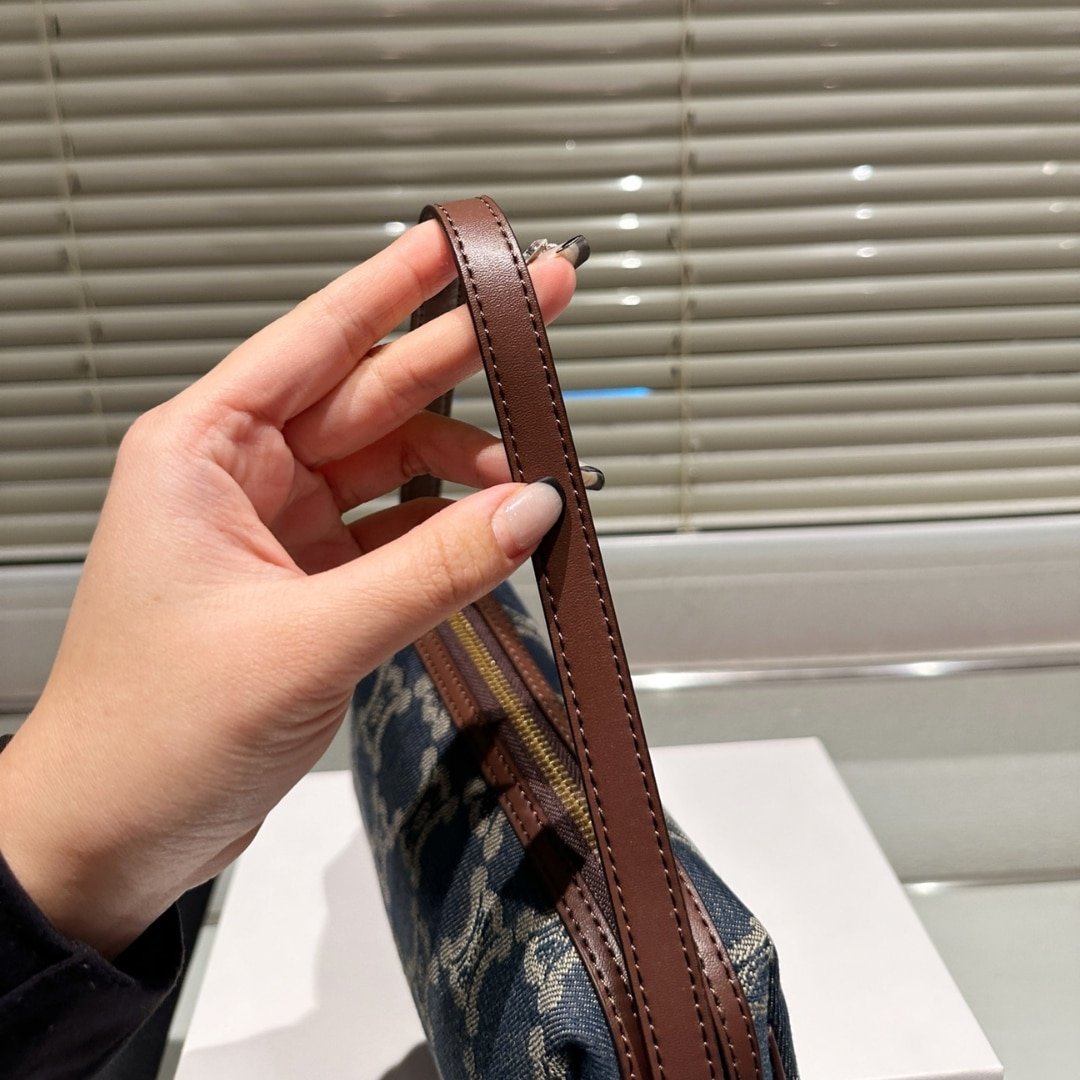 Ce1i*e Triomphe Baguette Bag In Denim Blue 22Cm