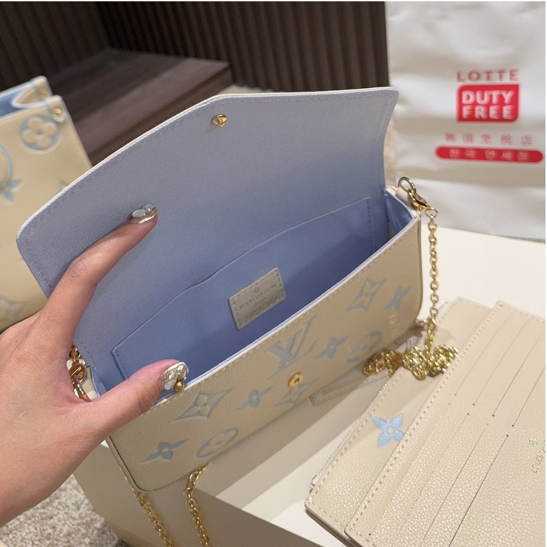 L0vis Vvtt0n Félicie Pochette Bag Candy Blue 21Cm M83025