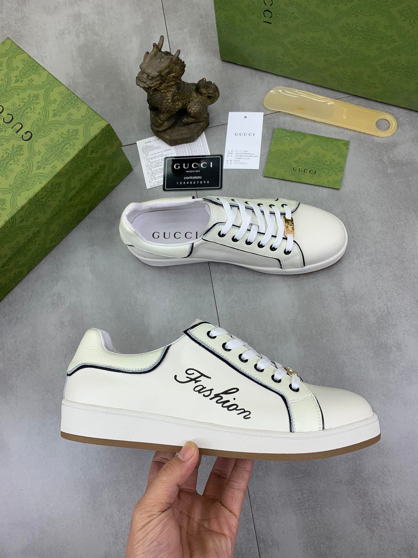 Gvc*1 Classic Fashion Sneaker With Edge White