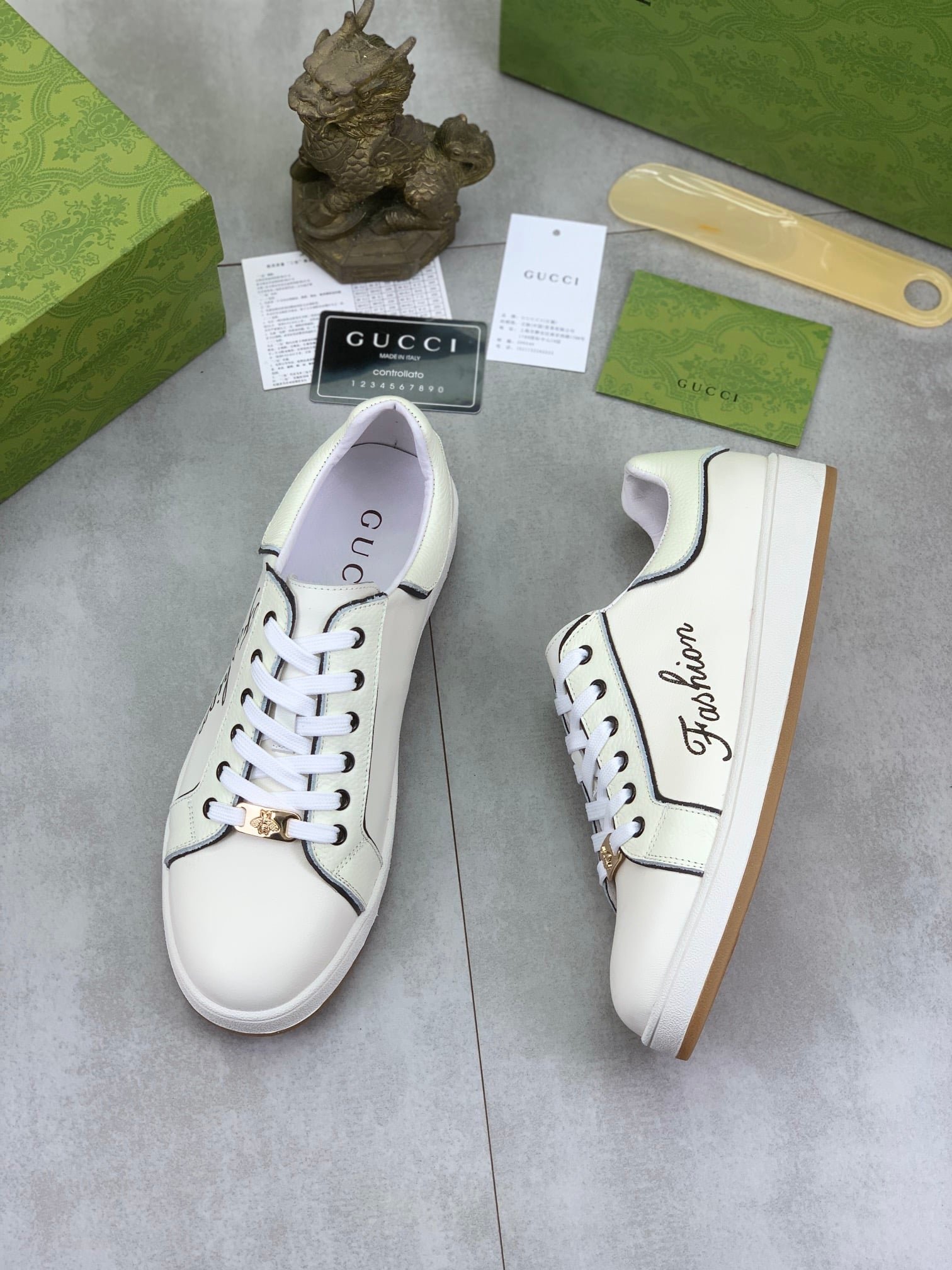 Gvc*1 Classic Fashion Sneaker With Edge White