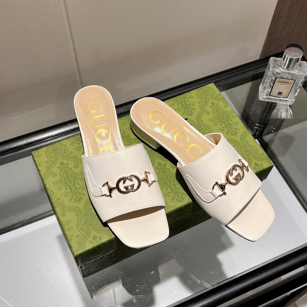 Gvc*1 Zumi Leather Slide Sandal White 60241 C9D00 1000