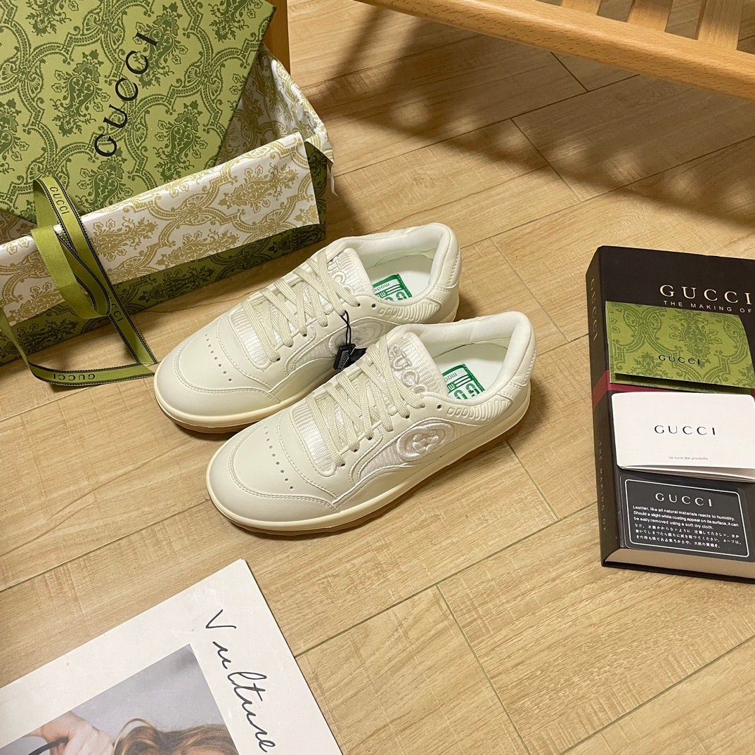 Gvc*1 Interlocking G Sneakers White