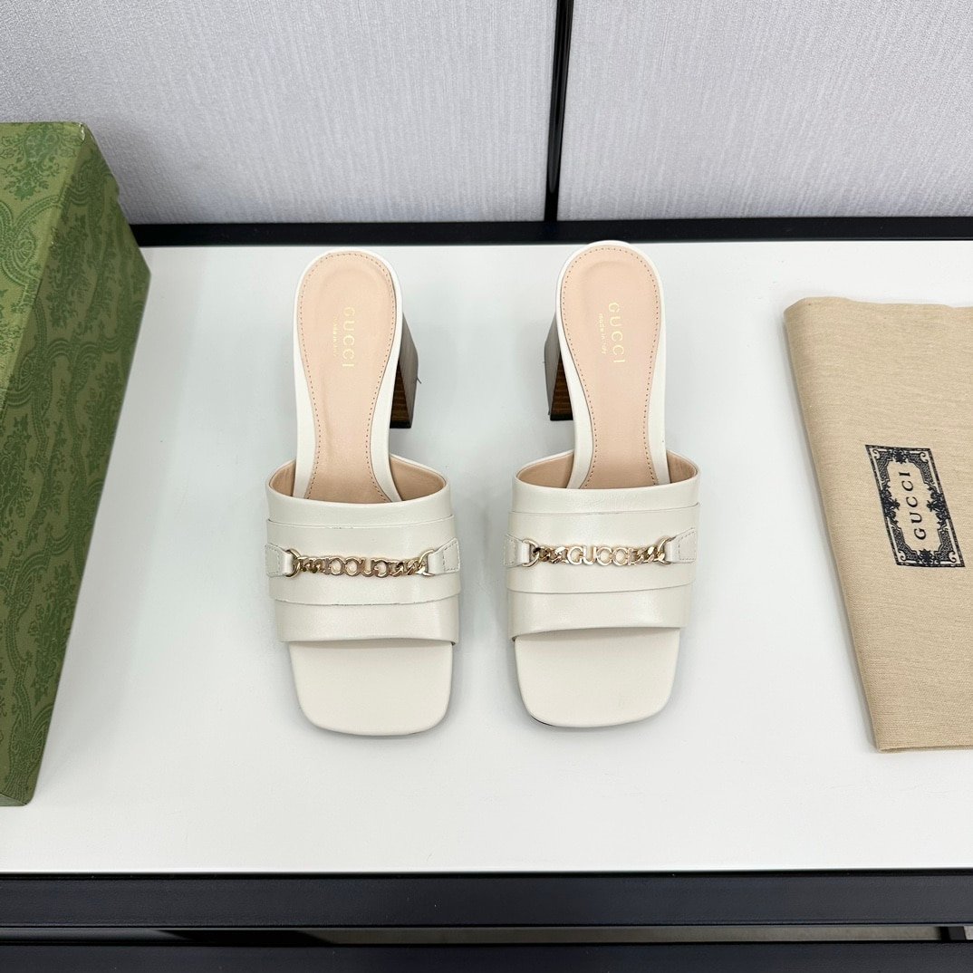 Gvc*1 Signoria Slide Sandal In White 786595 Aaboc 9540