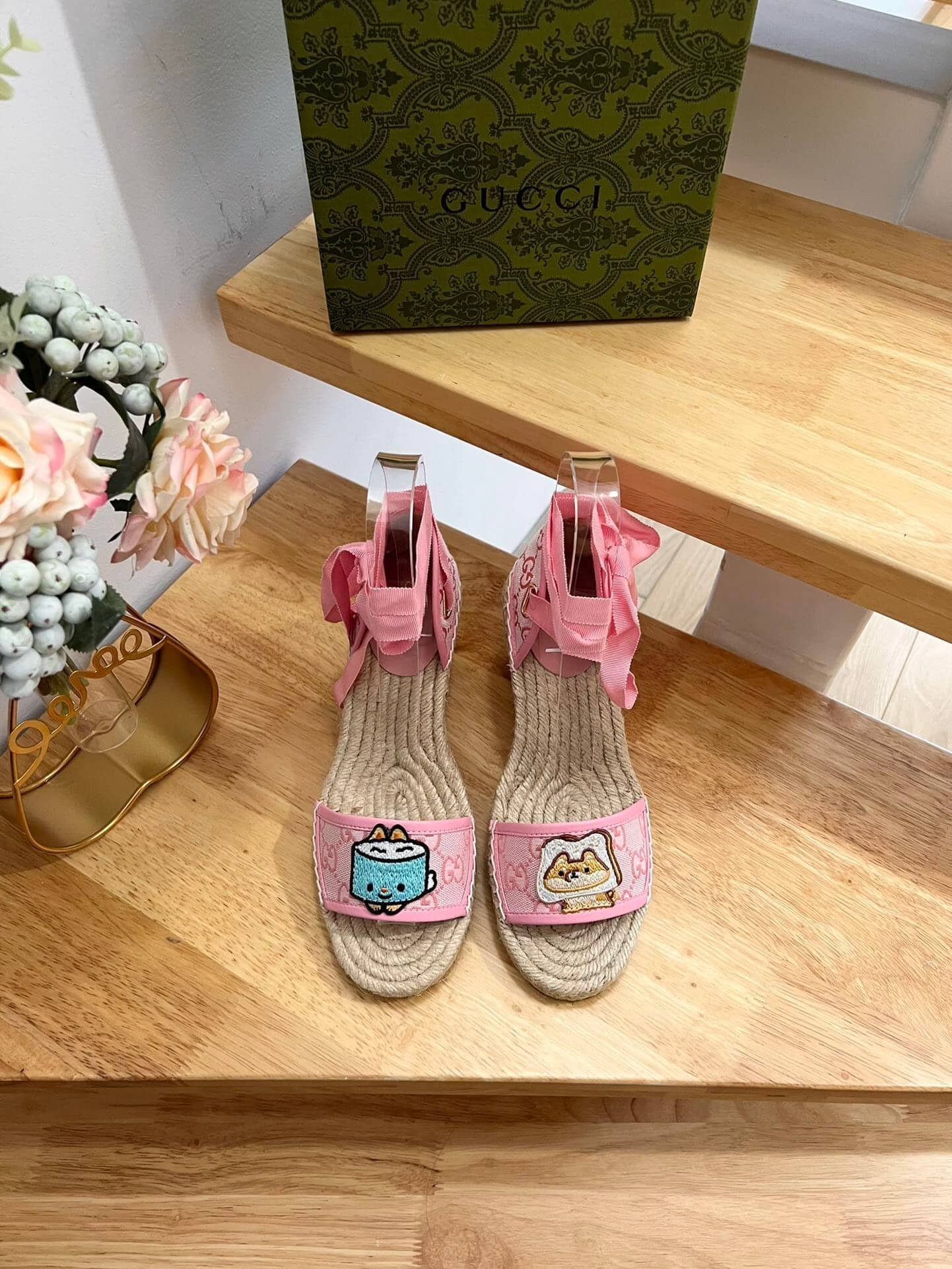 Gvc*1 Women’S Gg Espadrille With Patch Pink