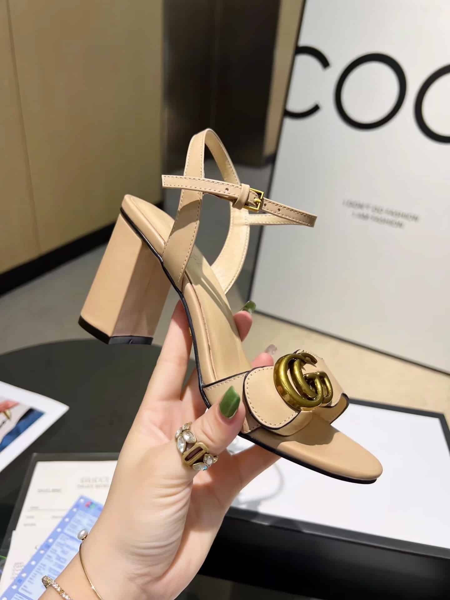 Gvc*1 Leather Mid Heel Sandal Beige