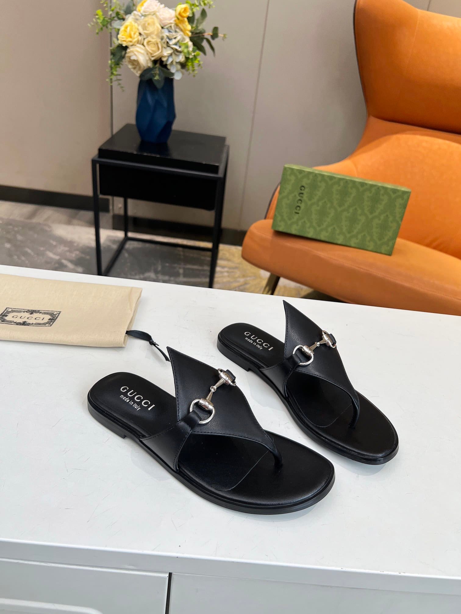 Gvc*1 Women’S Thong Sandal With Horsebit Black