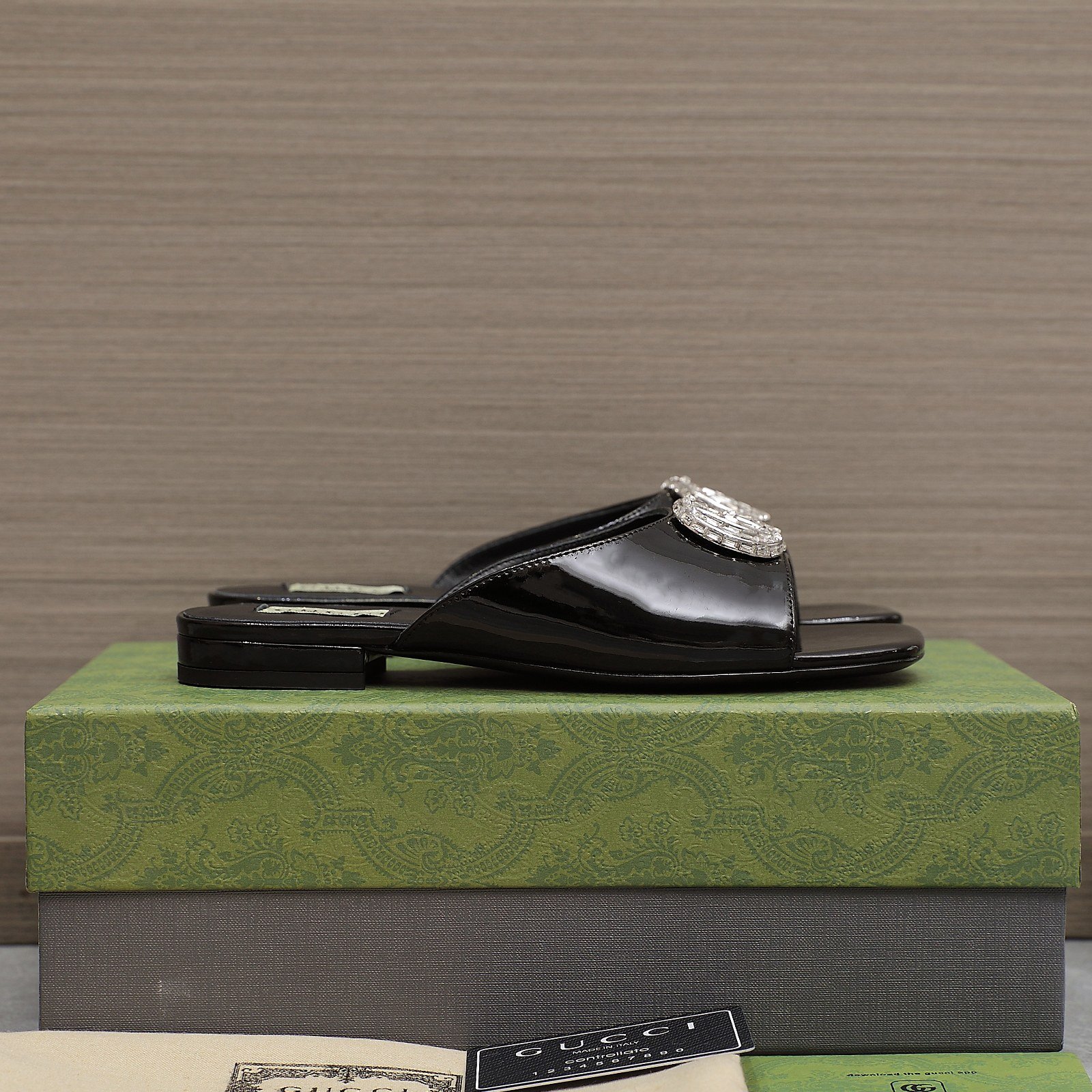 Gvc*1 Gg Crystal Slippers Black