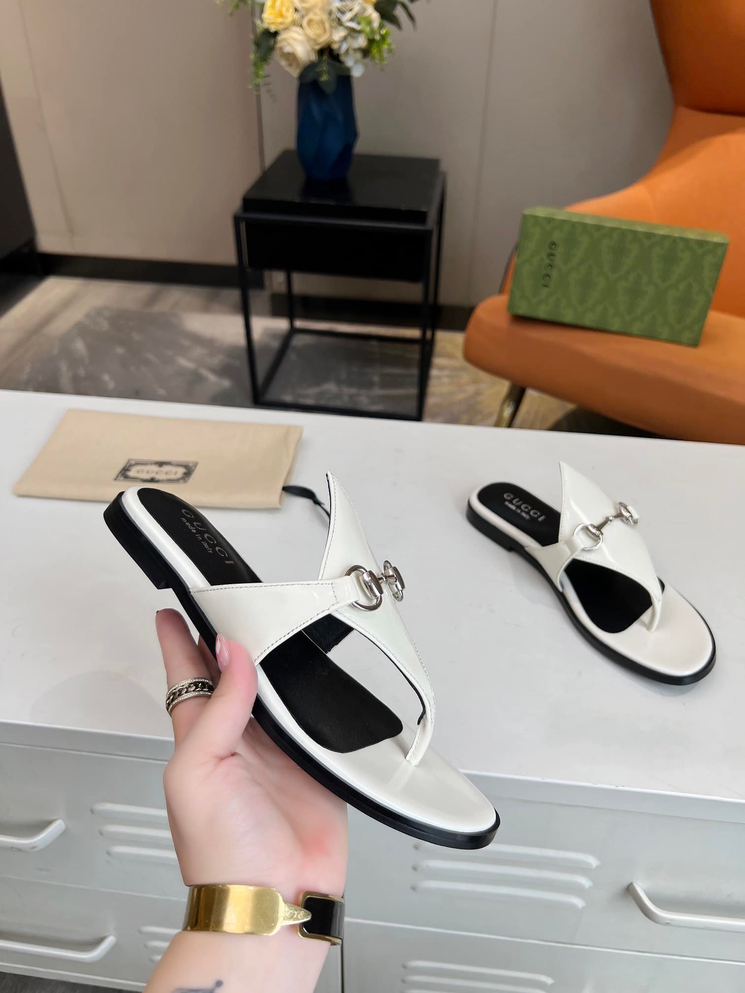 Gvc*1 Women’S Thong Sandal With Horsebit White