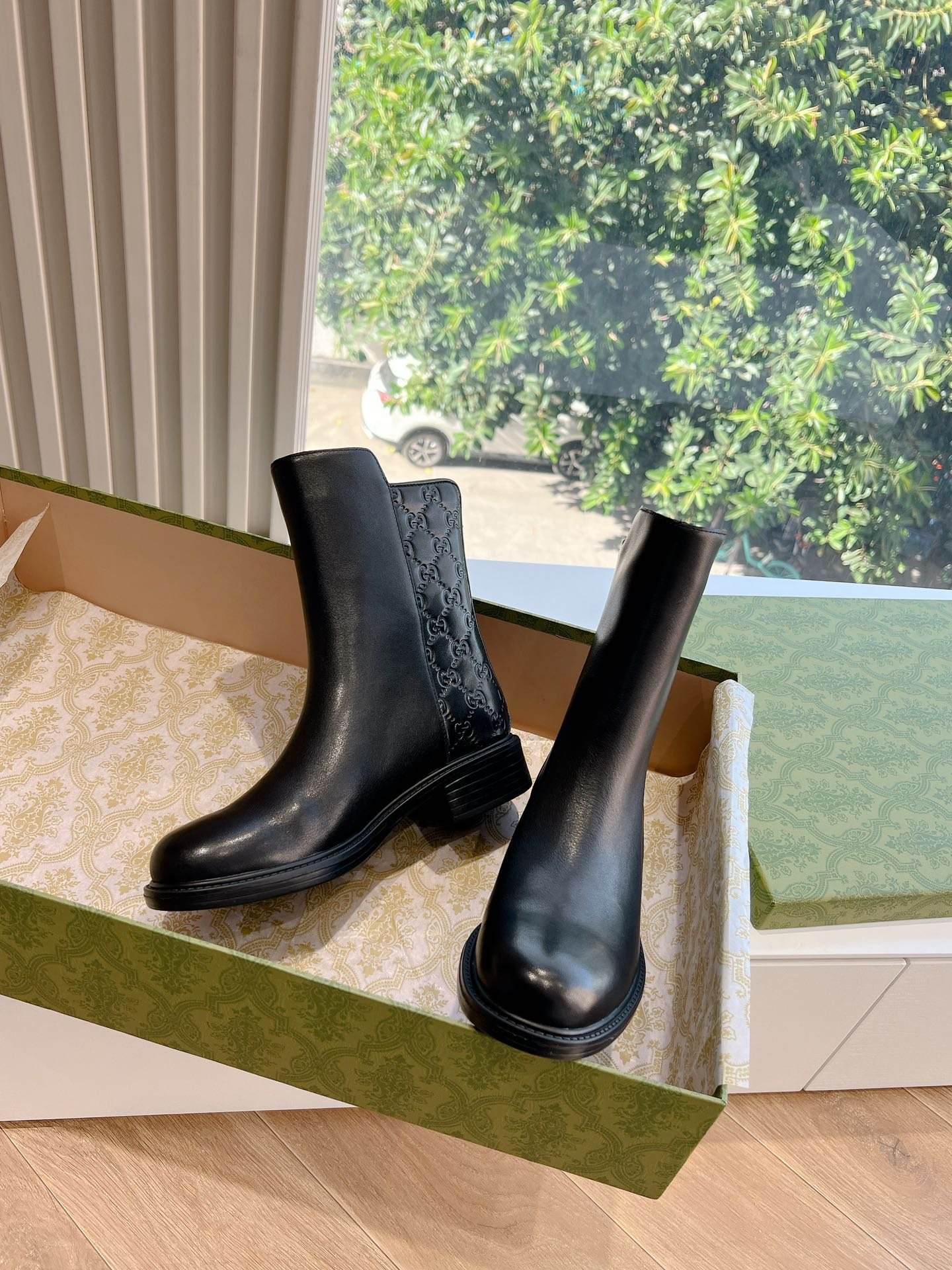 Gvc*1 Leather Ankle Boots Black