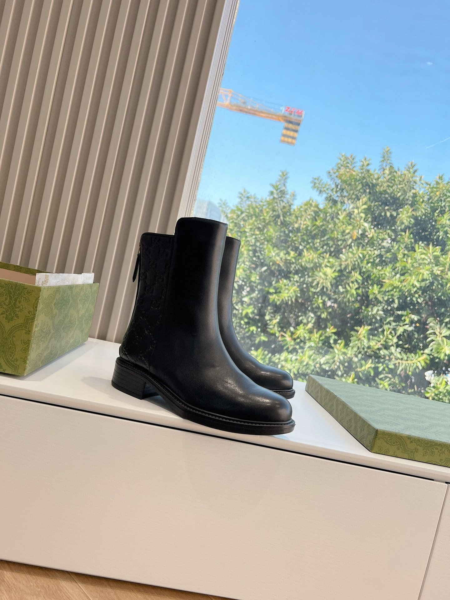 Gvc*1 Leather Ankle Boots Black