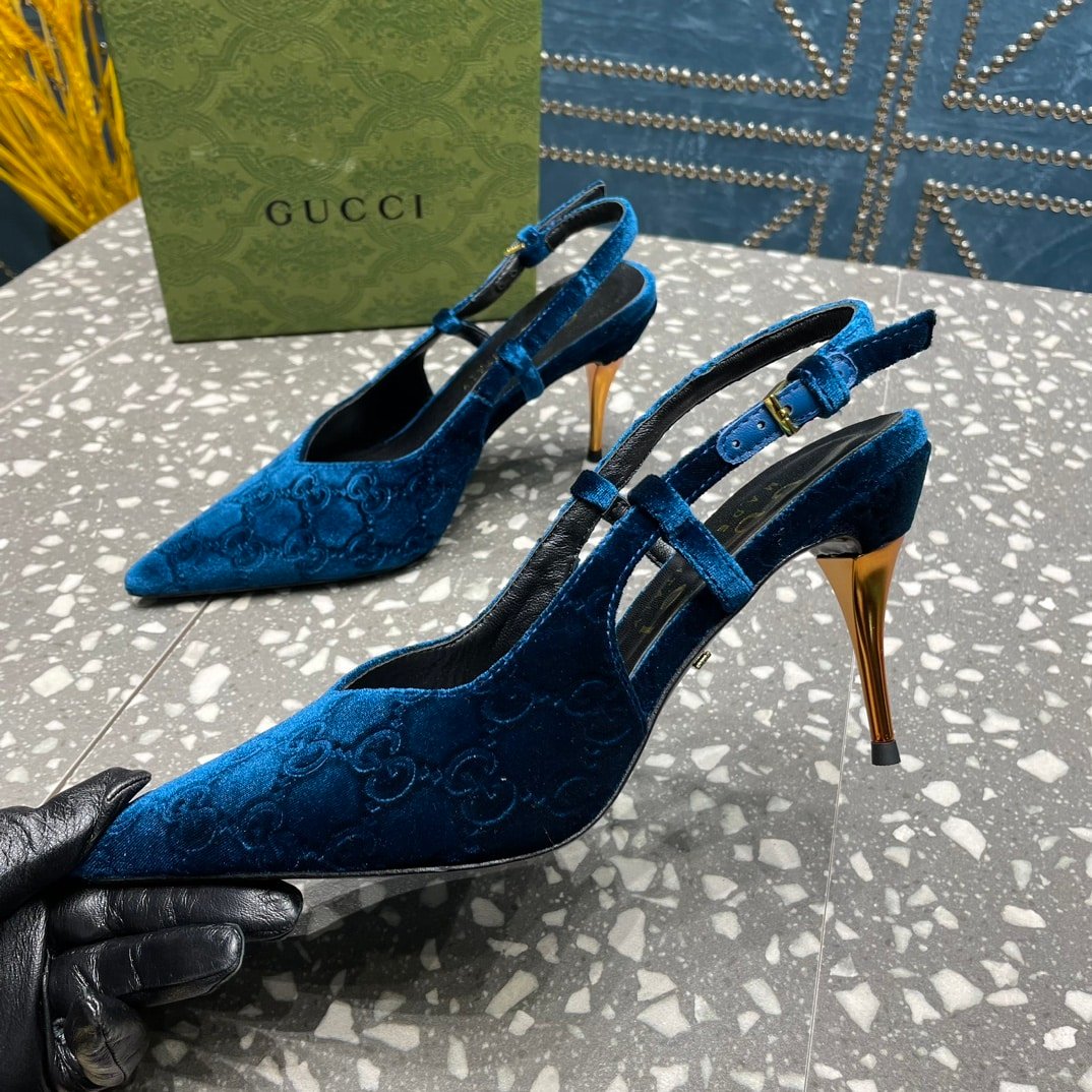 Gvc*1 Women’S Platform Pump Blue Velvet