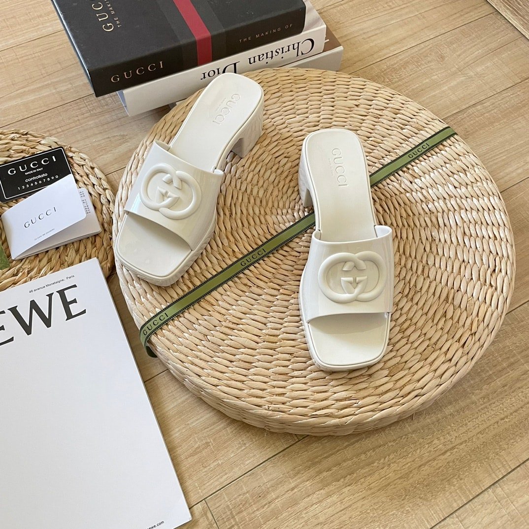 Gvc*1 Women Slide Sandal White