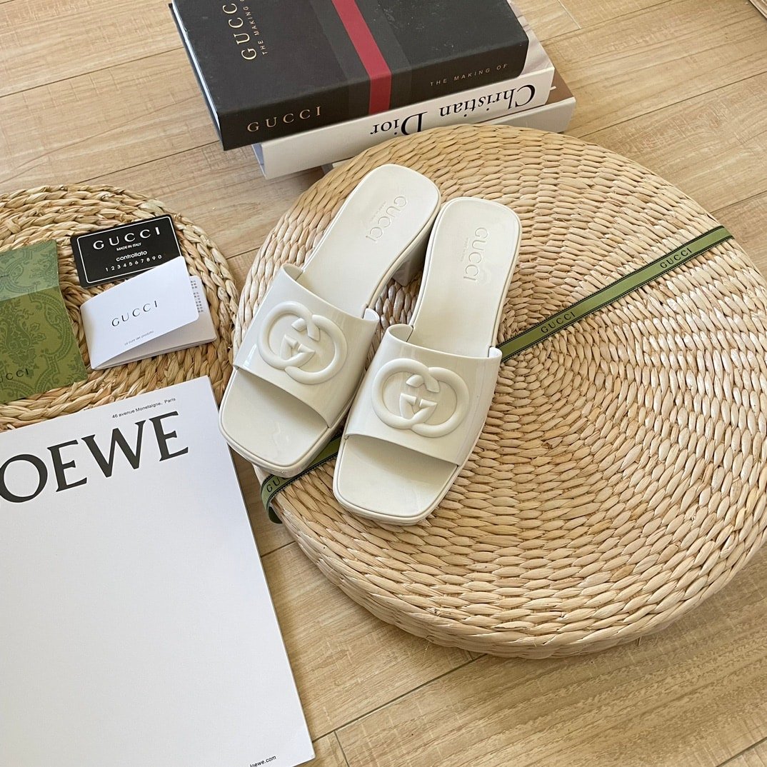 Gvc*1 Women Slide Sandal White