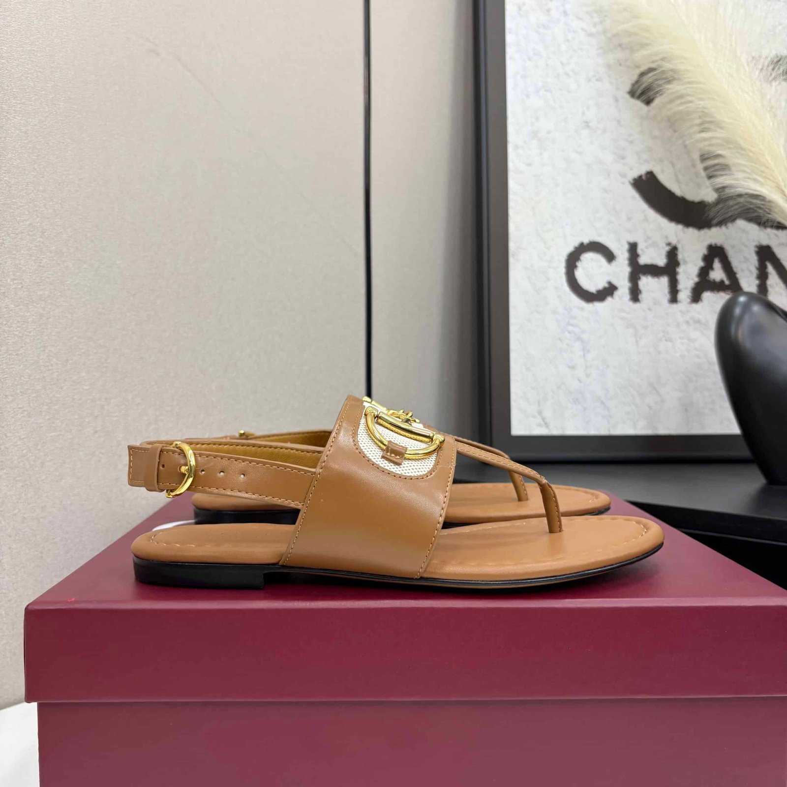 Gvc*1 Women’s Thong Sandal With Horsebit Light Brown 834431 Aaezj 2744