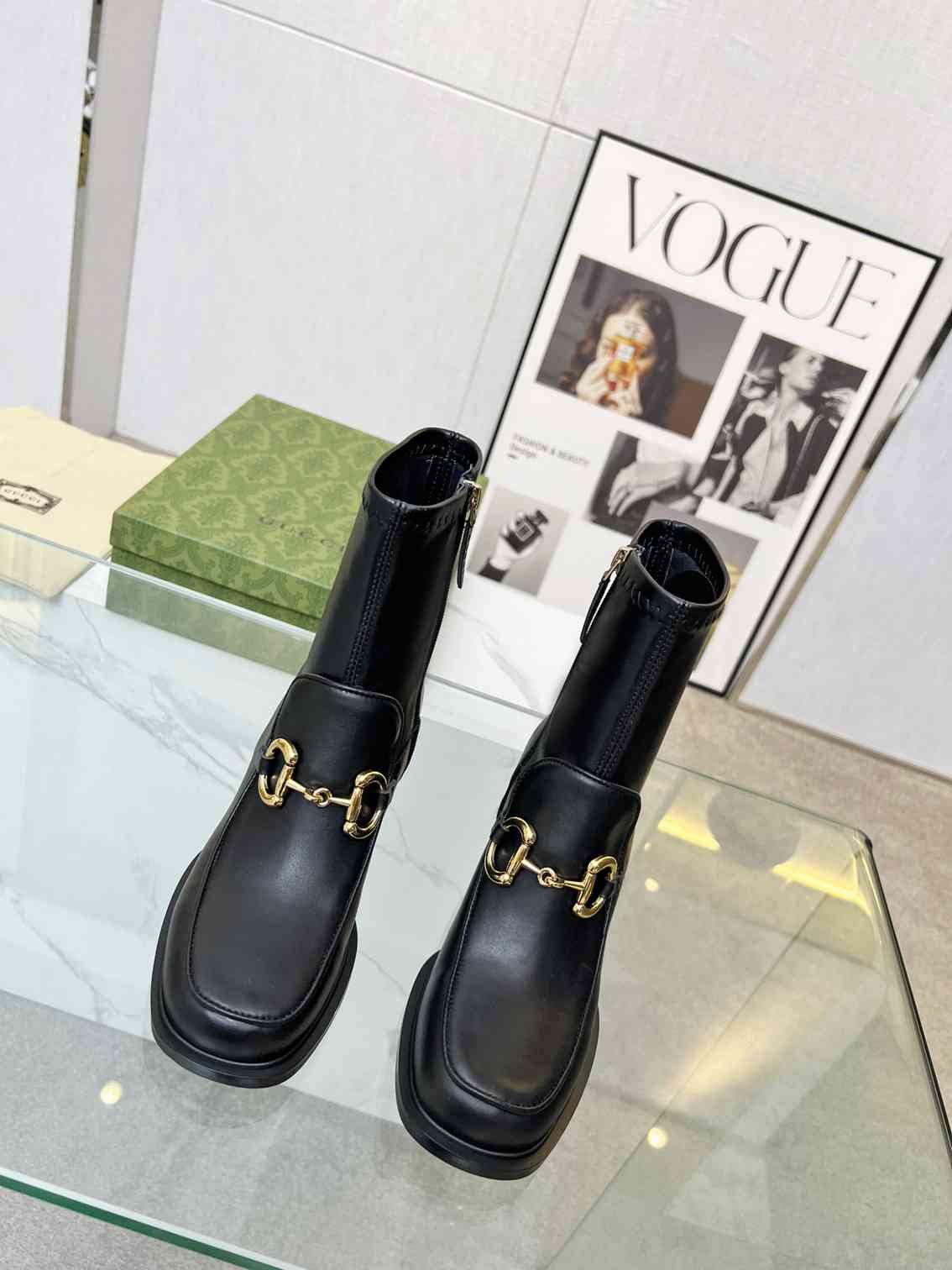 Gvc*1 Horsebit Plaque Ankle Boots Black 719830 1Do50 1000