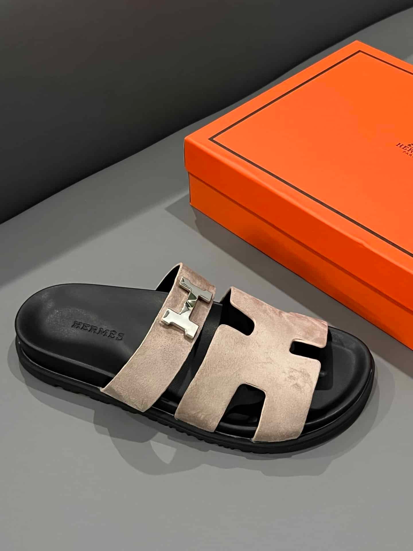 H**me5 Chypre Sandal Suede H Logo Silver Hardware Light Brown
