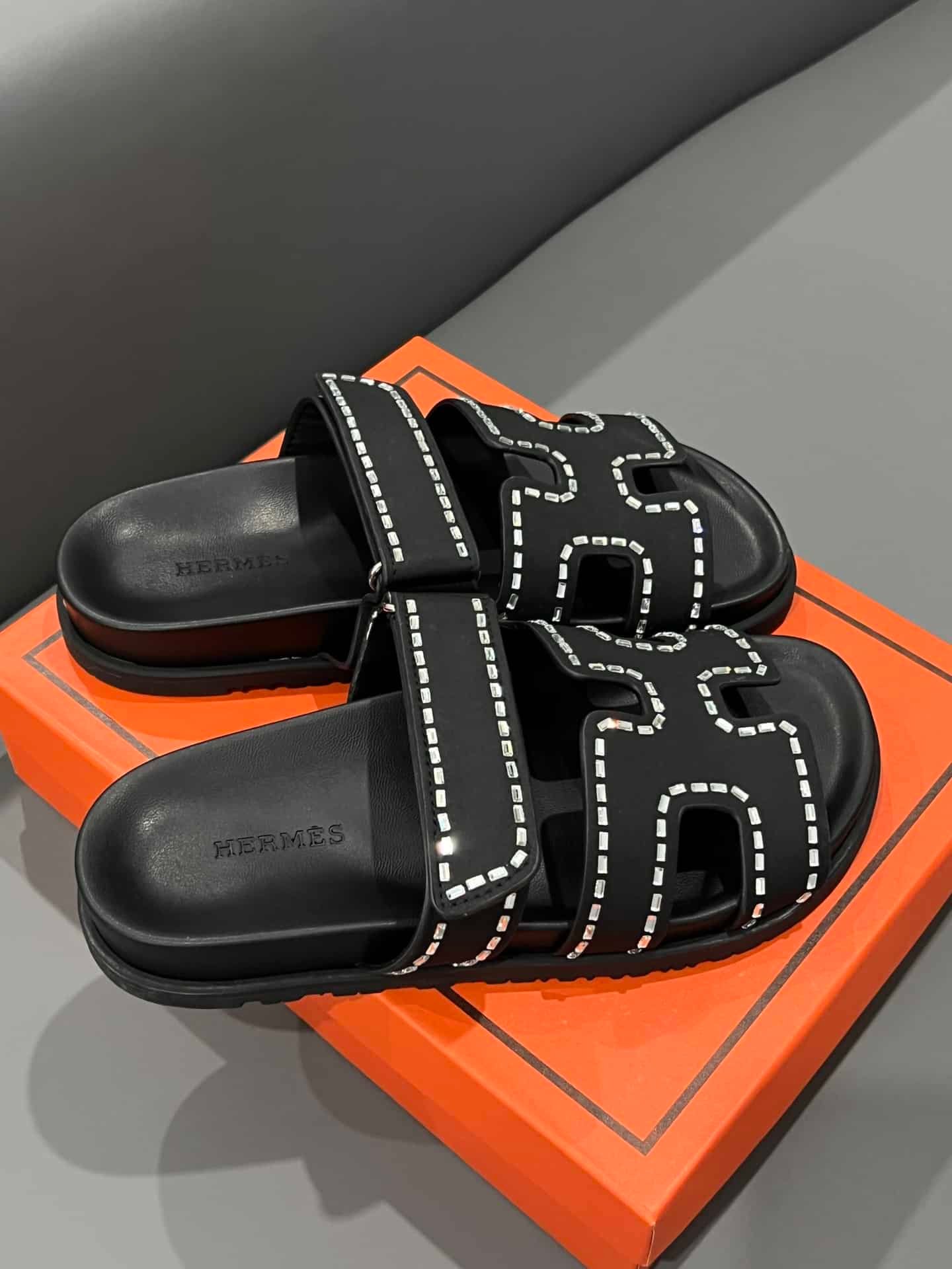 H**me5 Chypre Sandal Suede Crystal Black