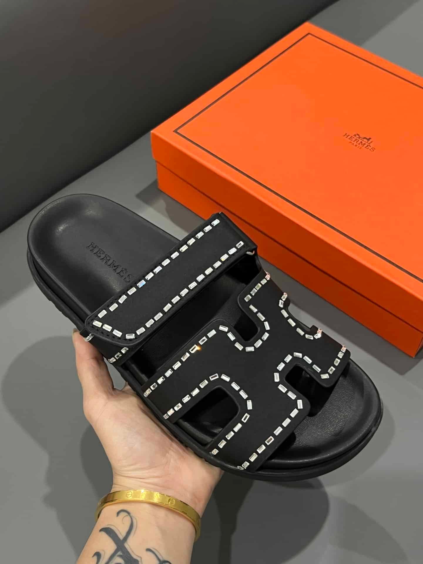 H**me5 Chypre Sandal Suede Crystal Black