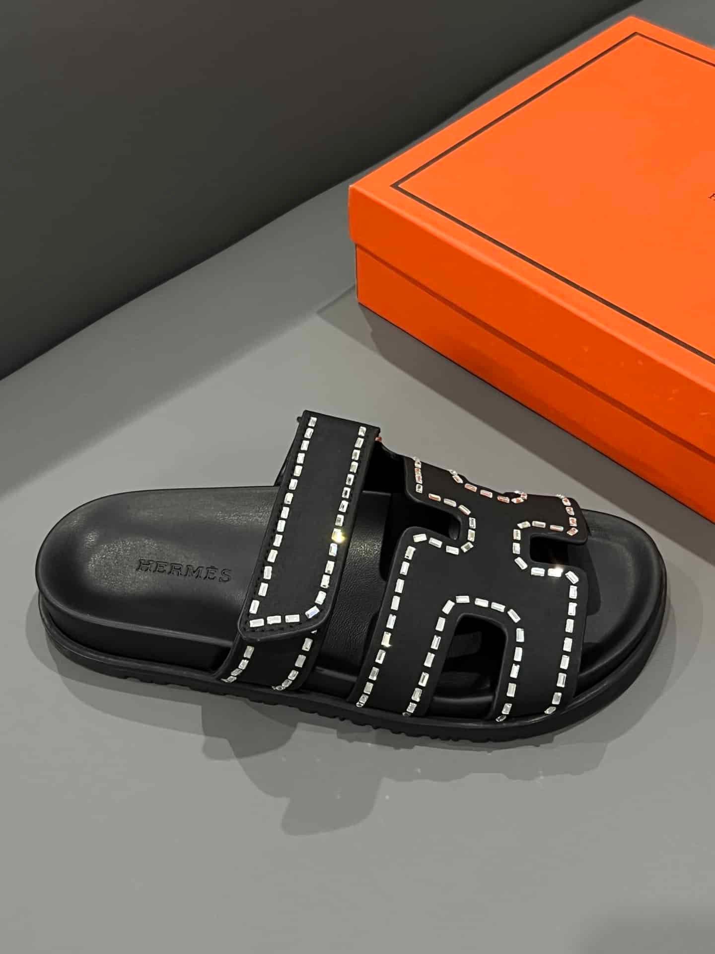 H**me5 Chypre Sandal Suede Crystal Black