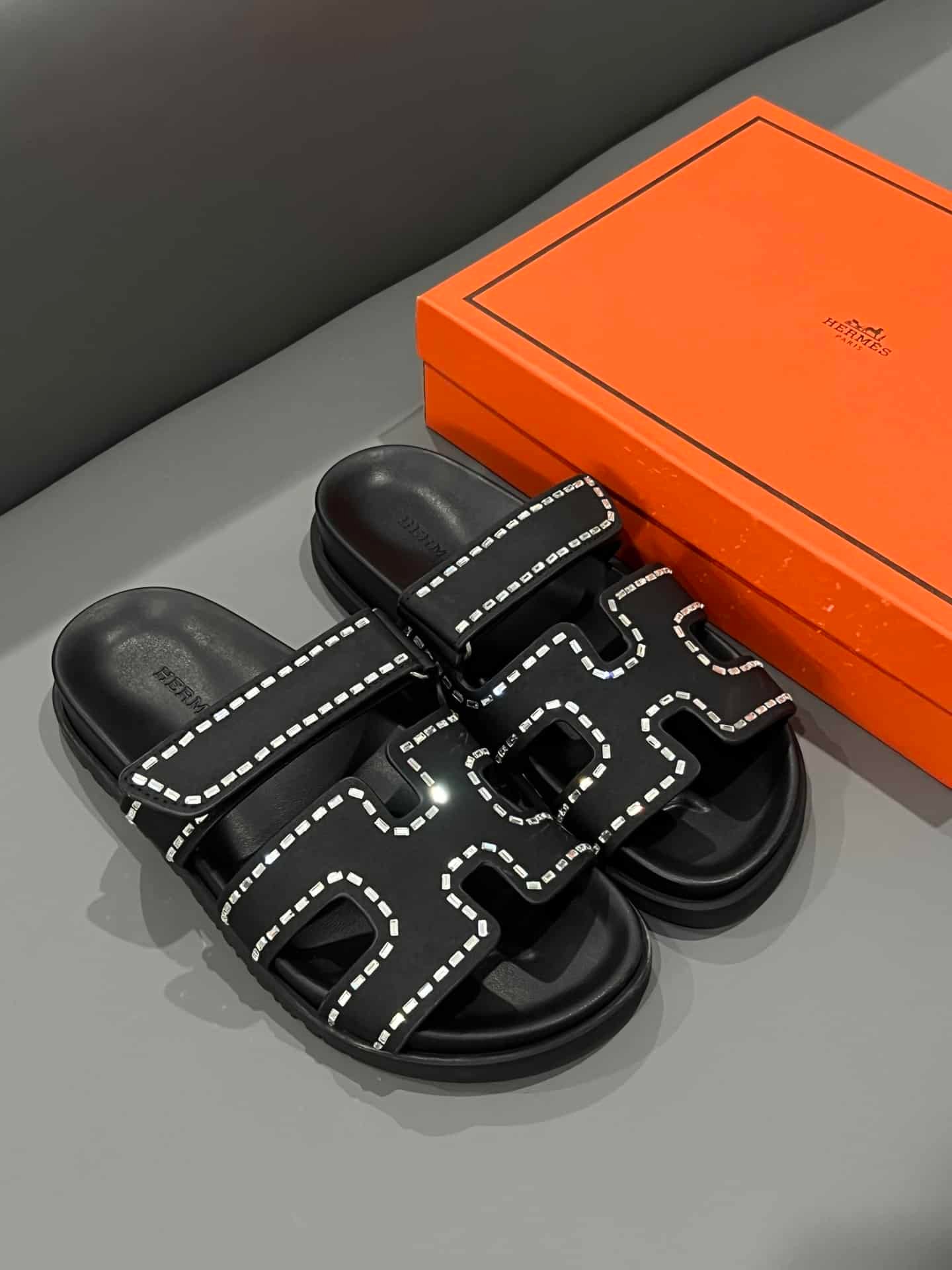 H**me5 Chypre Sandal Suede Crystal Black