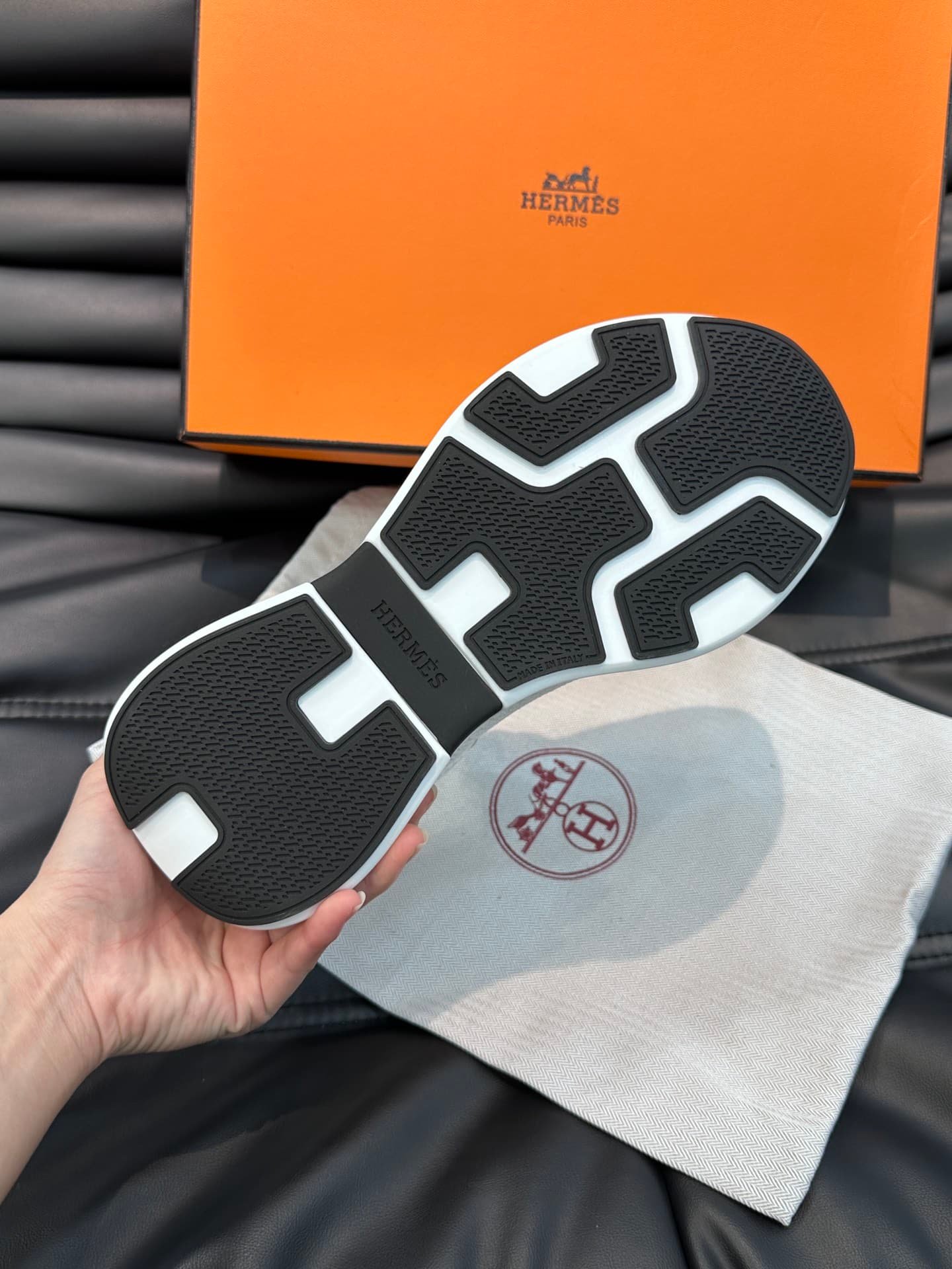 H**me5 Heros Sneaker Black White H232985Zh90400