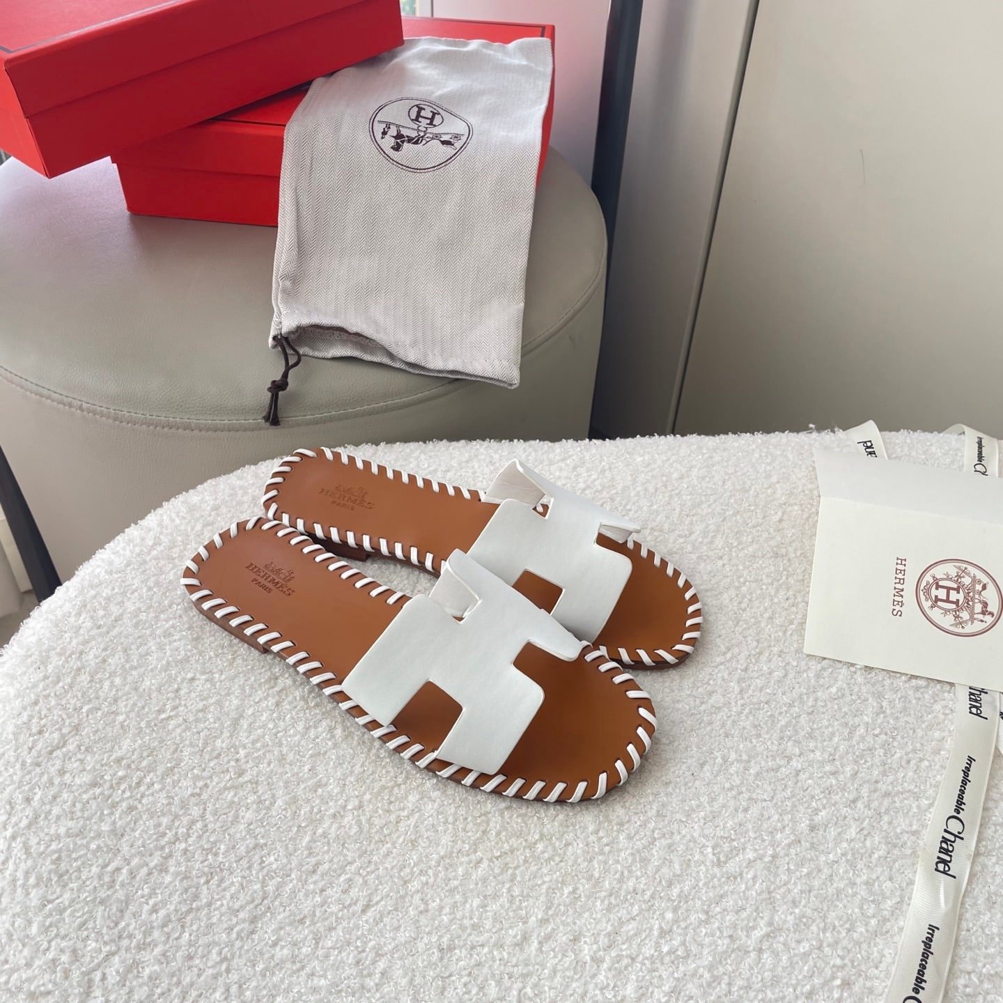 H**me5 Oran Sandals Stitching In Brown And White