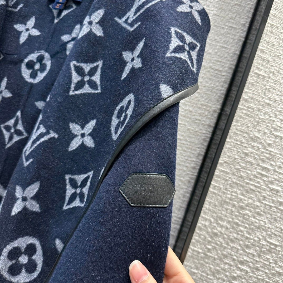 L0vis Vvtt0n Classic Monogram Wool Blue Coats