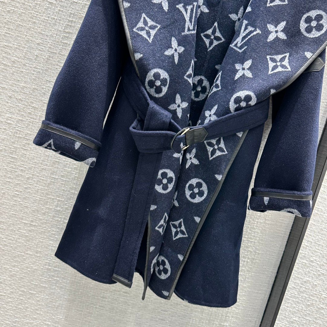 L0vis Vvtt0n Classic Monogram Wool Blue Coats
