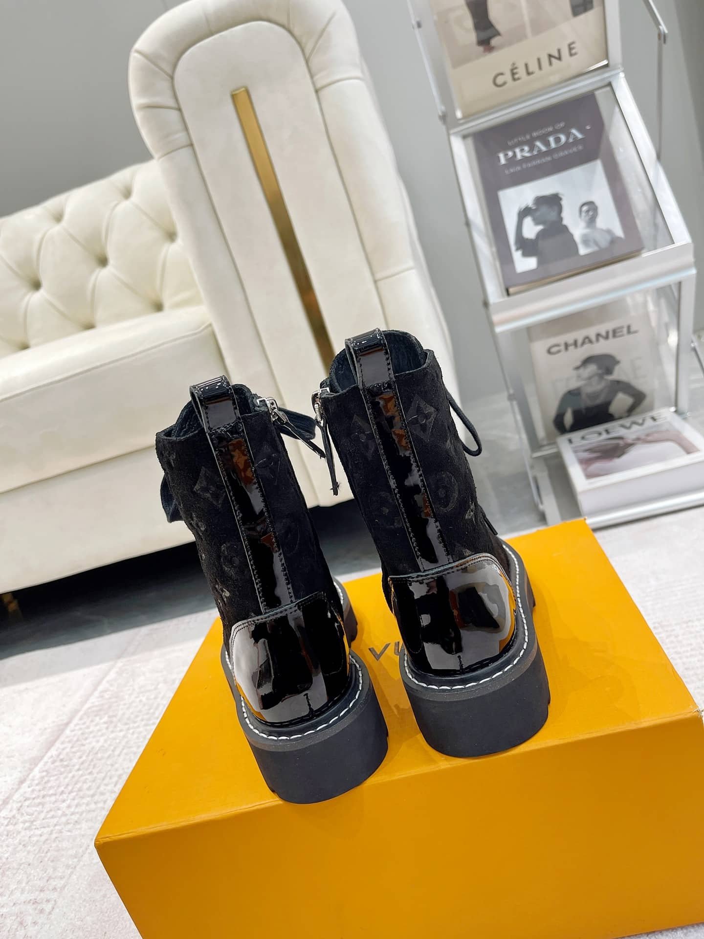 L0vis Vvtt0n Territory Flat Ranger Black