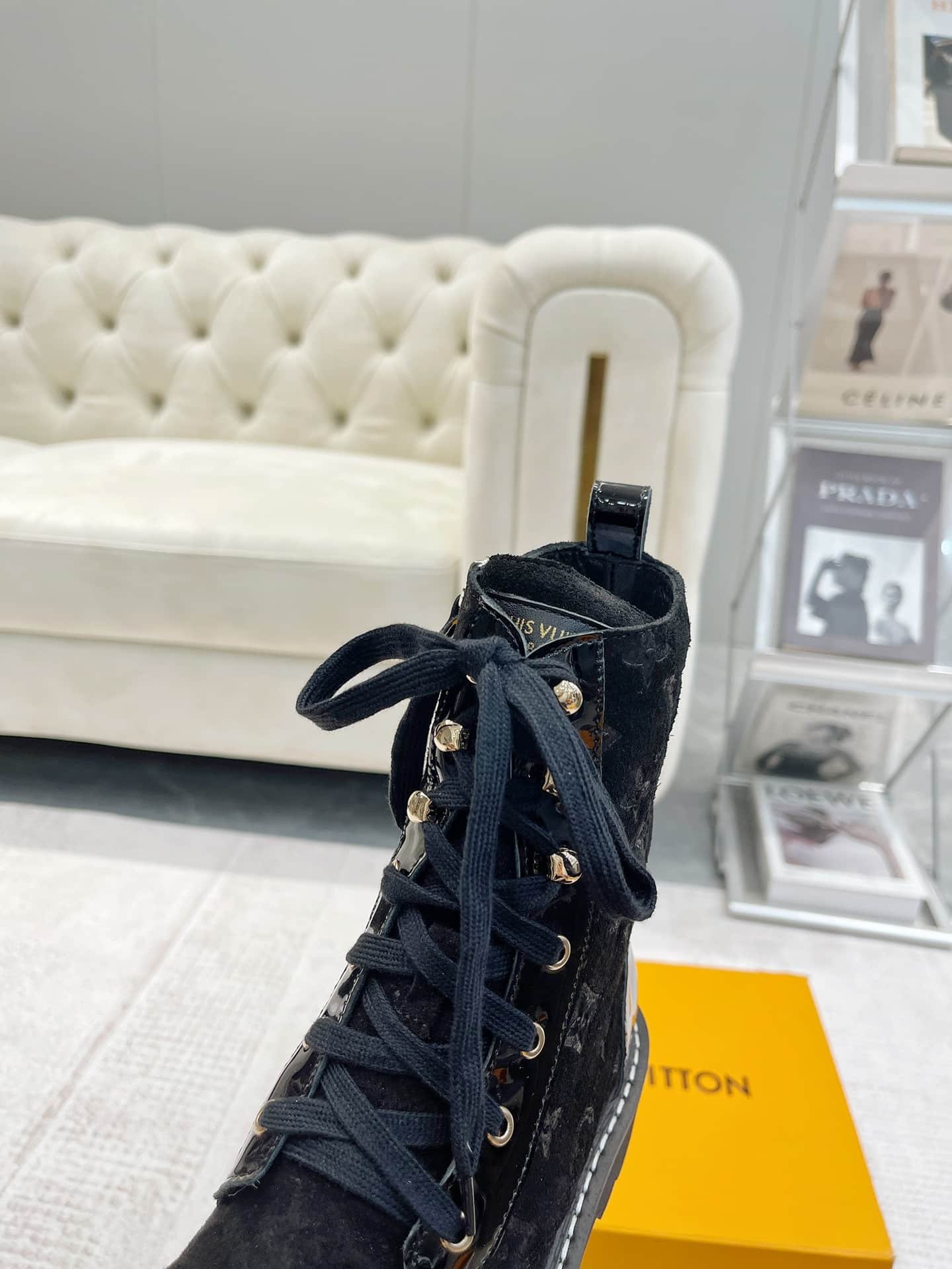 L0vis Vvtt0n Territory Flat Ranger Black