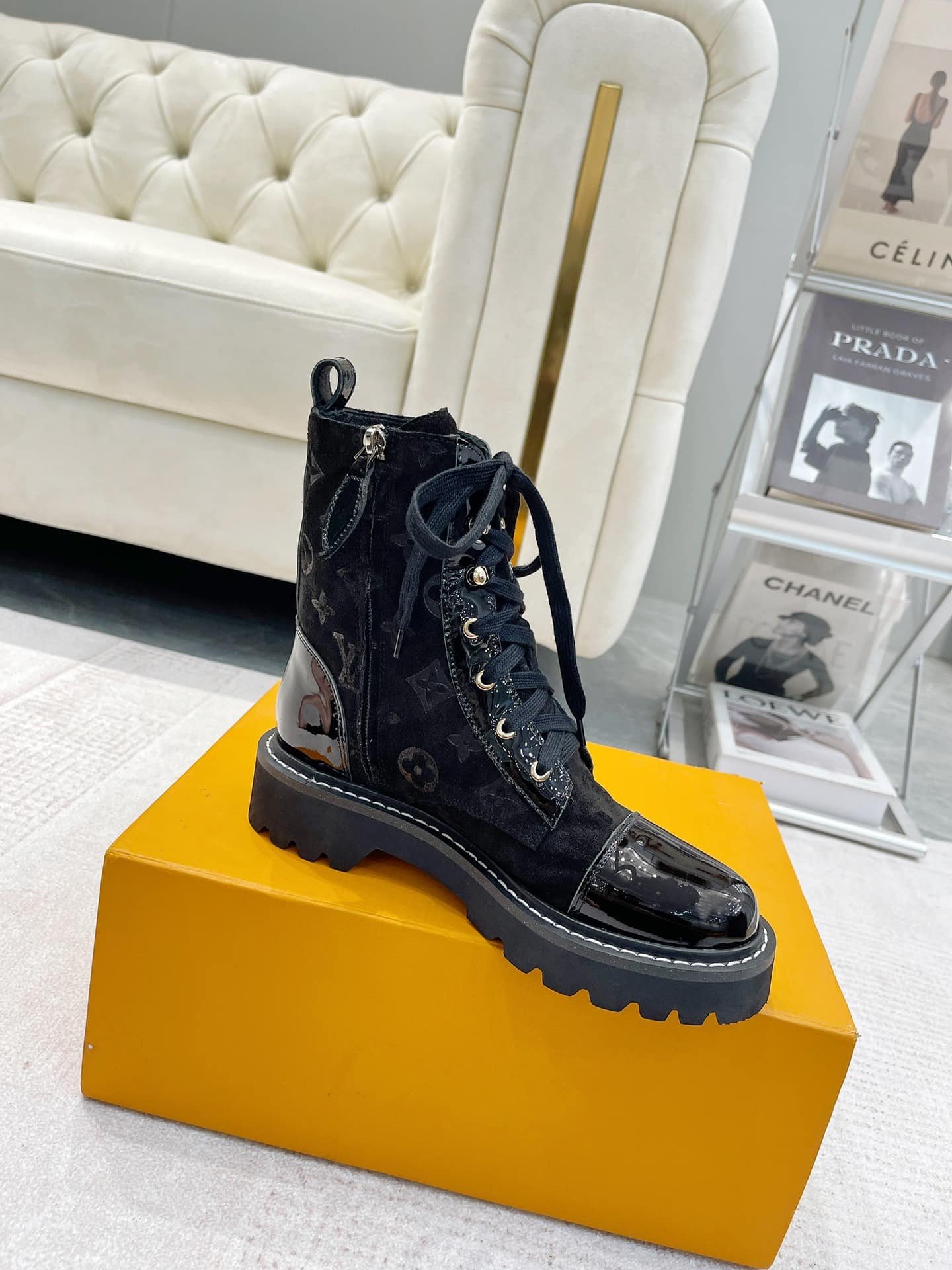 L0vis Vvtt0n Territory Flat Ranger Black