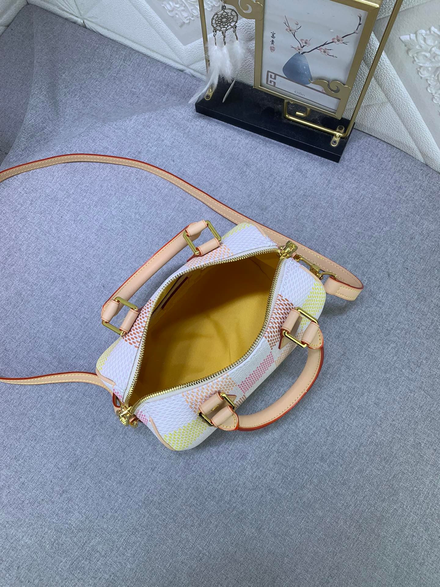 L0vis Vvtt0n Speedy Bandoulière Damier Canvas Peach 20Cm