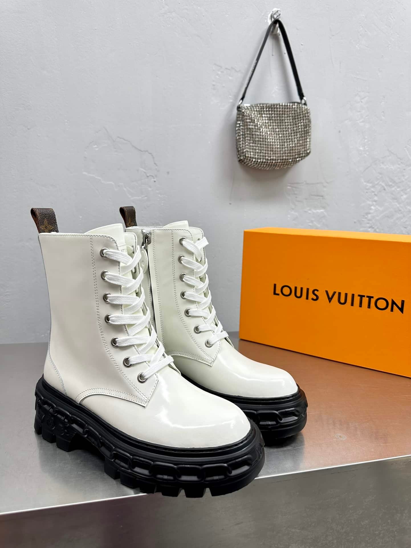 L0vis Vvtt0n Lv Record Ranger Boot White