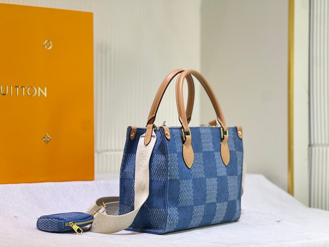 L0vis Vvtt0n Onthego PM Denim Blue 25Cm