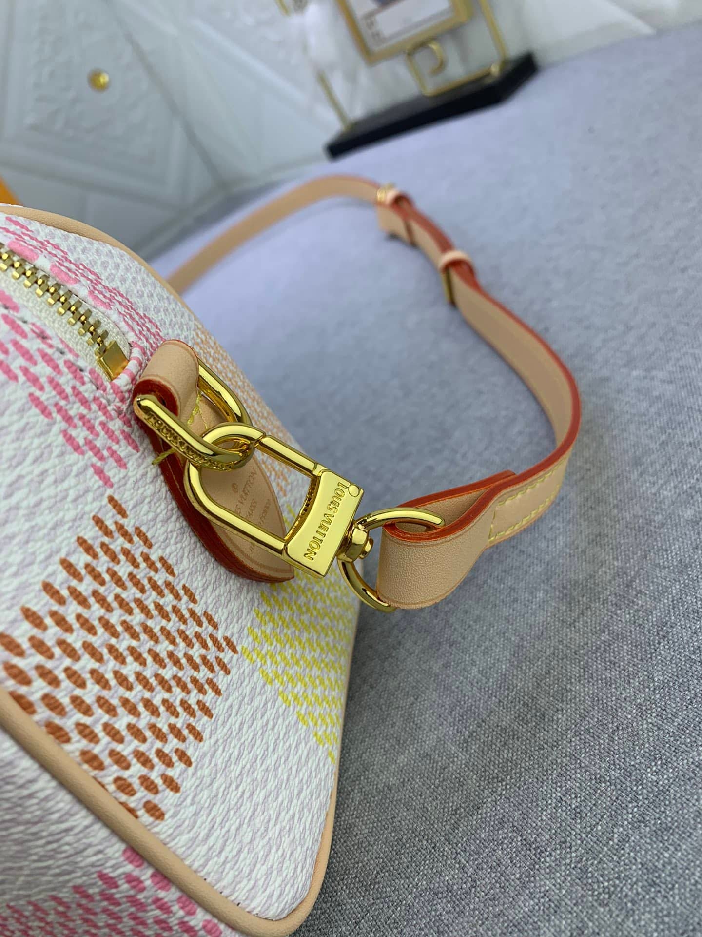 L0vis Vvtt0n Speedy Bandoulière Damier Canvas Peach 20Cm