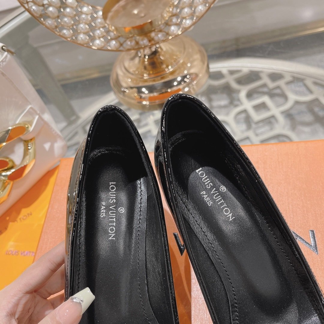 L0vis Vvtt0n Blossom Pump Black